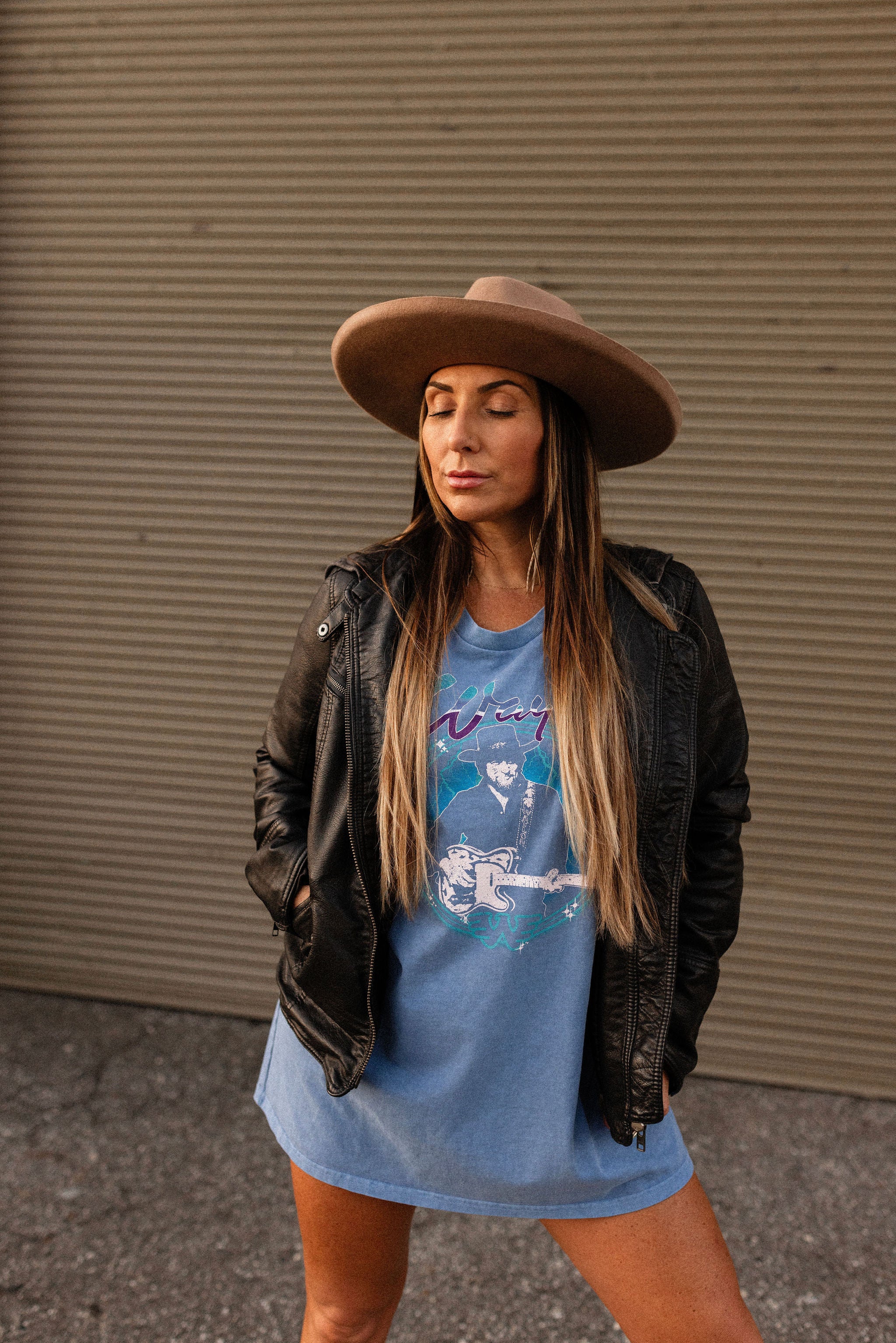 Waylon Lighting 90’s Tee