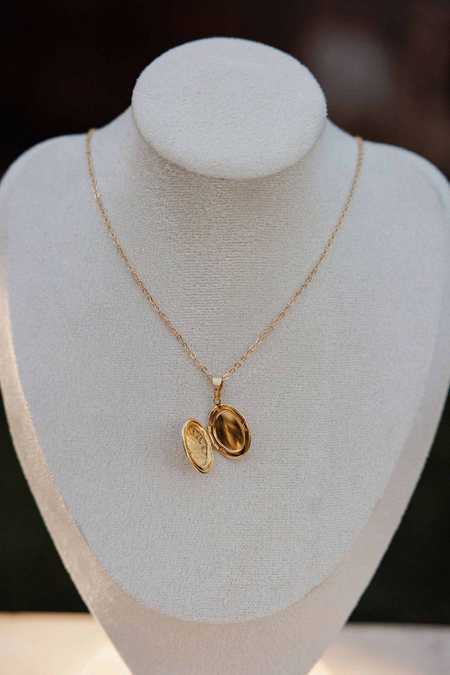 Vintage Oval Locket Necklace