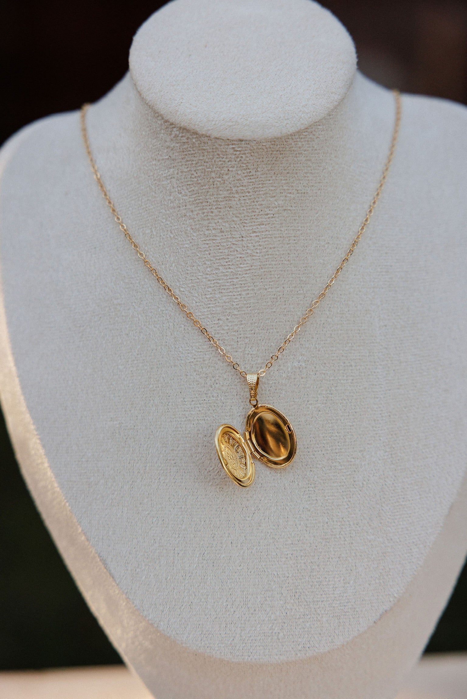 Vintage Oval Locket Necklace